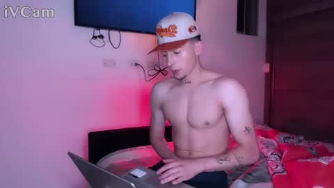 stronghardlatino online show from September 30, 3:00 am