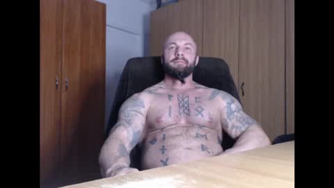 Snapshot of strongivan chatting on April 4, 5:54 pm StrongIvan online show from April 4, 5:54 pm