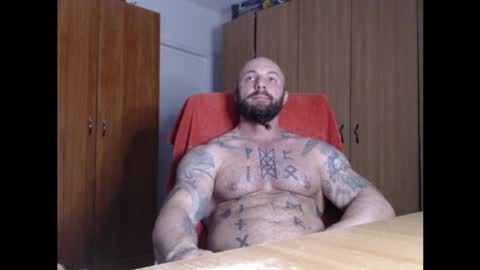 Snapshot of strongivan chatting on April 7, 6:19 pm StrongIvan online show from April 7, 6:19 pm