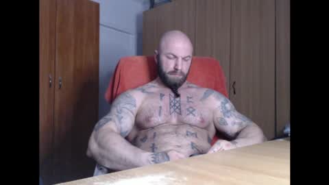 Snapshot of strongivan chatting on April 10, 6:23 pm StrongIvan online show from April 10, 6:23 pm