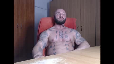 Snapshot of strongivan chatting on April 13, 6:02 pm StrongIvan online show from April 13, 6:02 pm