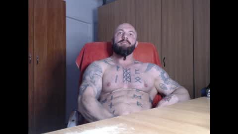 Snapshot of strongivan chatting on May 2, 5:01 am StrongIvan online show from May 2, 5:01 am