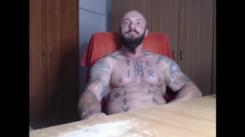 Snapshot of strongivan chatting on June 8, 4:13 am StrongIvan online show from June 8, 4:13 am