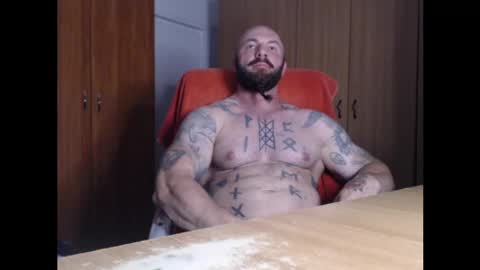 Snapshot of strongivan chatting on June 9, 5:57 pm StrongIvan online show from June 9, 5:57 pm