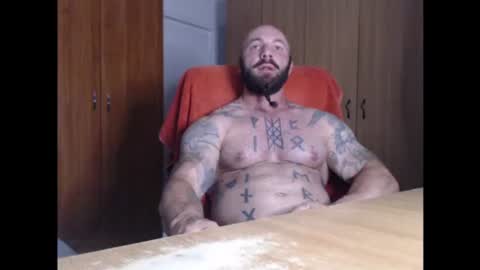 Snapshot of strongivan chatting on June 10, 6:07 pm StrongIvan online show from June 10, 6:07 pm