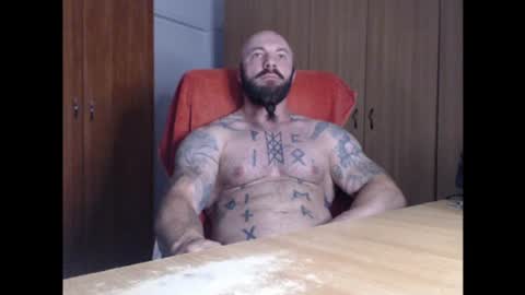 Snapshot of strongivan chatting on June 14, 5:20 am StrongIvan online show from June 14, 5:20 am