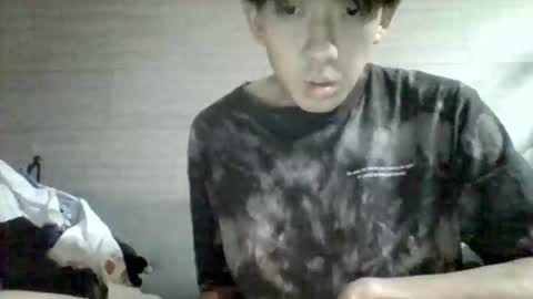 Asian boy online show from June 4, 3:18 pm