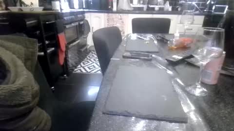 Snapshot of stud_1975 chatting on January 19, 12:03 am stud_1975 online show from January 19, 12:03 am