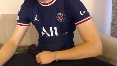 Stud From Paris online show from May 6, 9:25 am