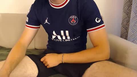 Stud From Paris online show from May 30, 11:07 am