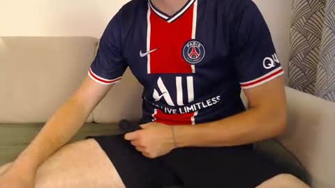 Stud From Paris online show from August 2, 5:11 pm