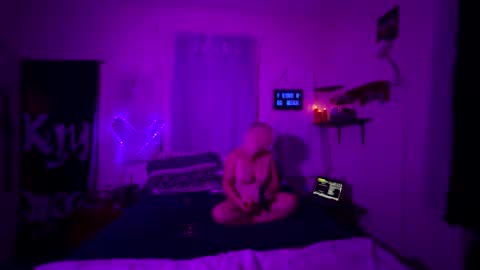 Snapshot of studnhismilf69 chatting on October 26, 1:28 pm StudHisCougar69 online show from October 26, 1:28 pm