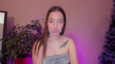 Snapshot of stuffed_cookie chatting on December 9, 3:54 pm Mary online show from December 9, 3:54 pm