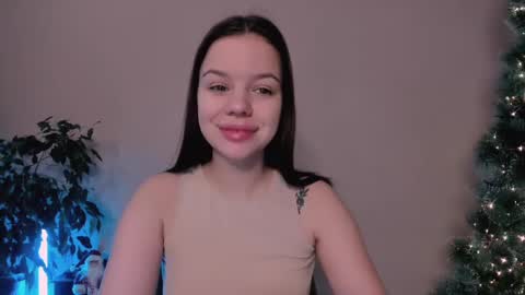 Snapshot of stuffed_cookie chatting on December 25, 6:52 am Mary online show from December 25, 6:52 am