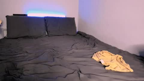 Snapshot of stuffed_cookie chatting on February 22, 4:40 am Mary online show from February 22, 4:40 am