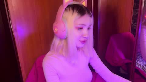 stuffy_ri online show from December 5, 10:23 pm