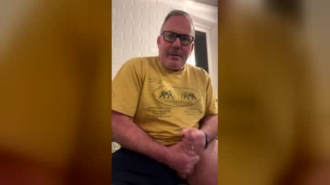 Snapshot of stumpyj2266 chatting on February 25, 7:56 pm stumpyj2266 online show from February 25, 7:56 pm