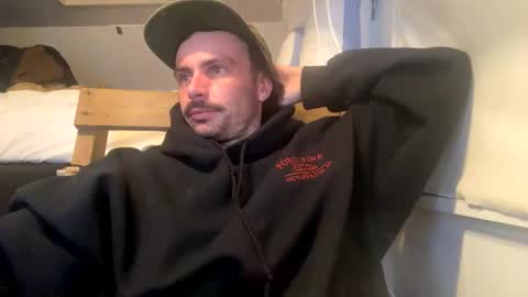 Snapshot of stupid_fellow chatting on December 22, 12:27 pm stupid_fellow online show from December 22, 12:27 pm