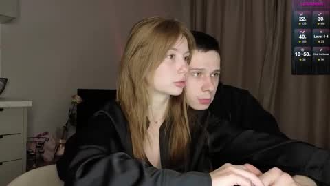 Snapshot of stupidmove chatting on October 25, 9:42 pm Adam Eva online show from October 25, 9:42 pm