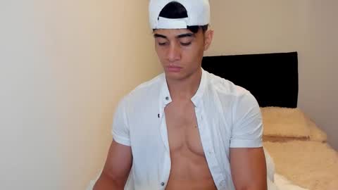 Snapshot of stylish_men chatting on September 30, 1:49 pm stylish men online show from September 30, 1:49 pm