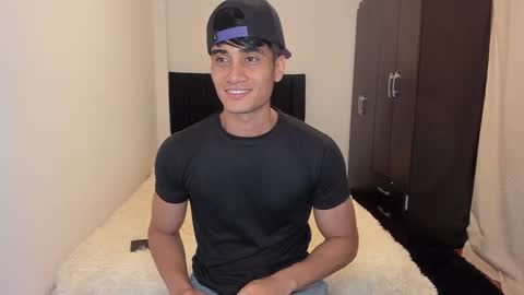 Snapshot of stylish_men chatting on October 3, 6:16 pm stylish men online show from October 3, 6:16 pm