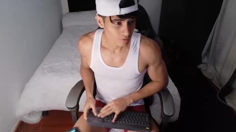 Snapshot of stylish_men chatting on October 13, 2:06 pm stylish men online show from October 13, 2:06 pm