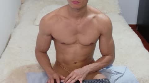 Snapshot of stylish_men chatting on October 16, 7:04 pm stylish men online show from October 16, 7:04 pm