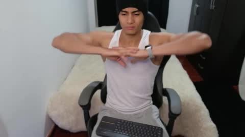 Snapshot of stylish_men chatting on October 19, 12:28 pm stylish men online show from October 19, 12:28 pm