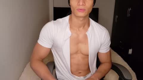 Snapshot of stylish_men chatting on October 23, 12:04 pm stylish men online show from October 23, 12:04 pm