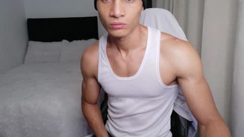 Snapshot of stylishman01 chatting on April 10, 11:48 am stylish man online show from April 10, 11:48 am