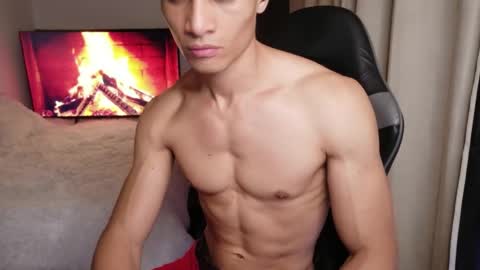 Snapshot of stylishman01 chatting on April 14, 1:39 pm stylish man online show from April 14, 1:39 pm