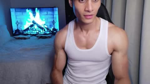 Snapshot of stylishman01 chatting on April 24, 11:18 pm stylish man online show from April 24, 11:18 pm