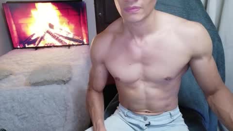 Snapshot of stylishman01 chatting on May 20, 7:20 pm stylish man online show from May 20, 7:20 pm
