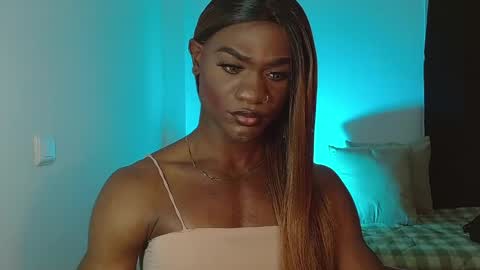 Snapshot of suannyklatten_ chatting on February 5, 1:54 pm Suanny Klatten It is my account independent online show from February 5, 1:54 pm