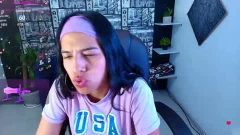 sub_scarlett_ online show from December 3, 8:40 pm