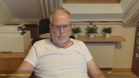 Snapshot of subbear1968 chatting on May 31, 8:21 pm subbear1968 online show from May 31, 8:21 pm