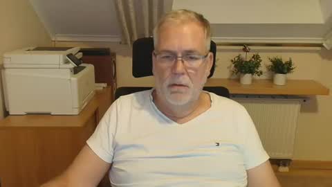 subbear1968 online show from July 6, 8:22 pm
