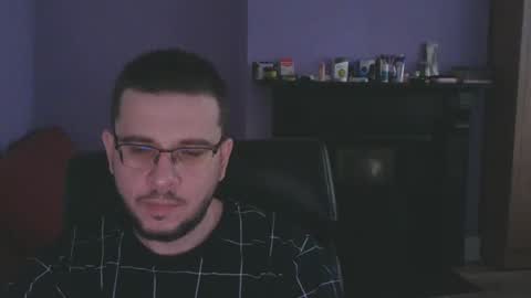 Snapshot of subforfdom chatting on December 12, 10:13 am subforfdom online show from December 12, 10:13 am