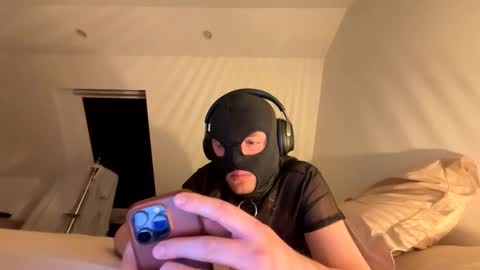 Snapshot of subfrenchpoppers chatting on December 20, 10:28 pm subfrenchpoppers online show from December 20, 10:28 pm