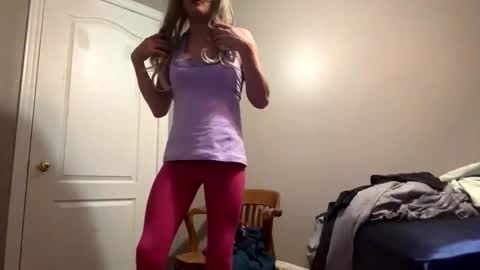 Sissy Isabella online show from December 1, 11:04 am