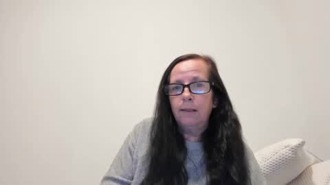 Snapshot of submissivepeachgoddess chatting on April 19, 2:55 am Submissie Peach Goddess online show from April 19, 2:55 am