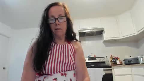 Snapshot of submissivepeachgoddess chatting on April 26, 2:31 am Submissie Peach Goddess online show from April 26, 2:31 am