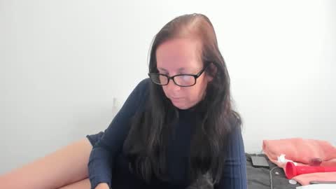 Snapshot of submissivepeachgoddess chatting on May 8, 2:33 pm Submissie Peach Goddess online show from May 8, 2:33 pm