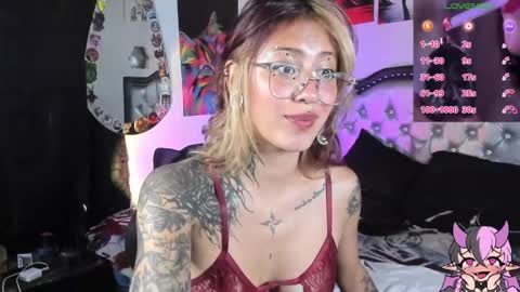 Snapshot of succubus_girl_ chatting on January 9, 3:12 pm Alexy online show from January 9, 3:12 pm