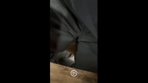 Snapshot of suck_me22 chatting on December 10, 12:39 am suck_me22 online show from December 10, 12:39 am