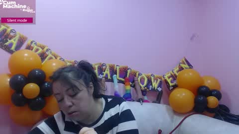 Snapshot of sucker_drool chatting on October 15, 12:05 pm Sucky  online show from October 15, 12:05 pm