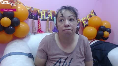 Snapshot of sucker_drool chatting on October 17, 12:19 pm Sucky  online show from October 17, 12:19 pm