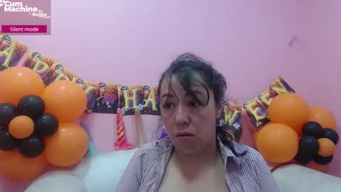 Snapshot of sucker_drool chatting on October 24, 12:12 pm Sucky  online show from October 24, 12:12 pm