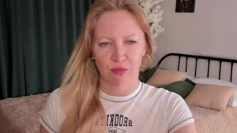 sugamomy online show from October 6, 12:19 am