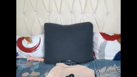 Snapshot of sugar191990 chatting on February 24, 3:53 pm sugar191990 online show from February 24, 3:53 pm